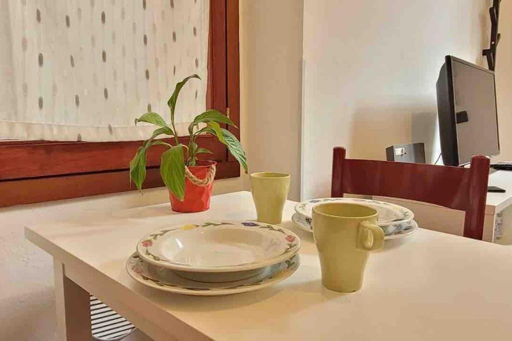 Comfortable Typical Old Style Apartment Милан Экстерьер фото