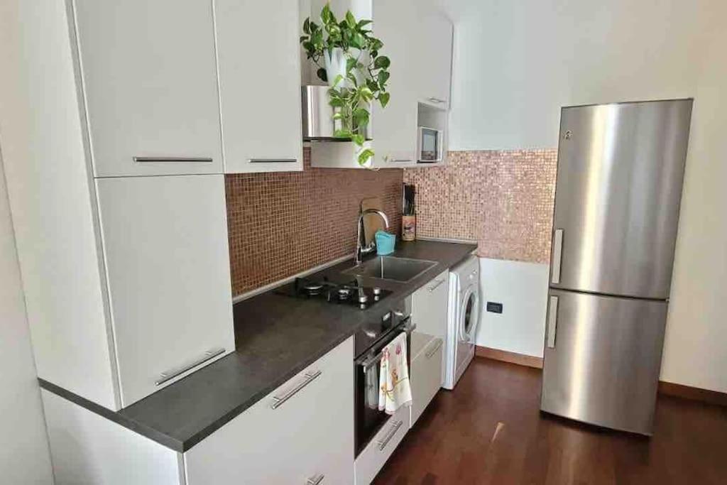Comfortable Typical Old Style Apartment Милан Экстерьер фото